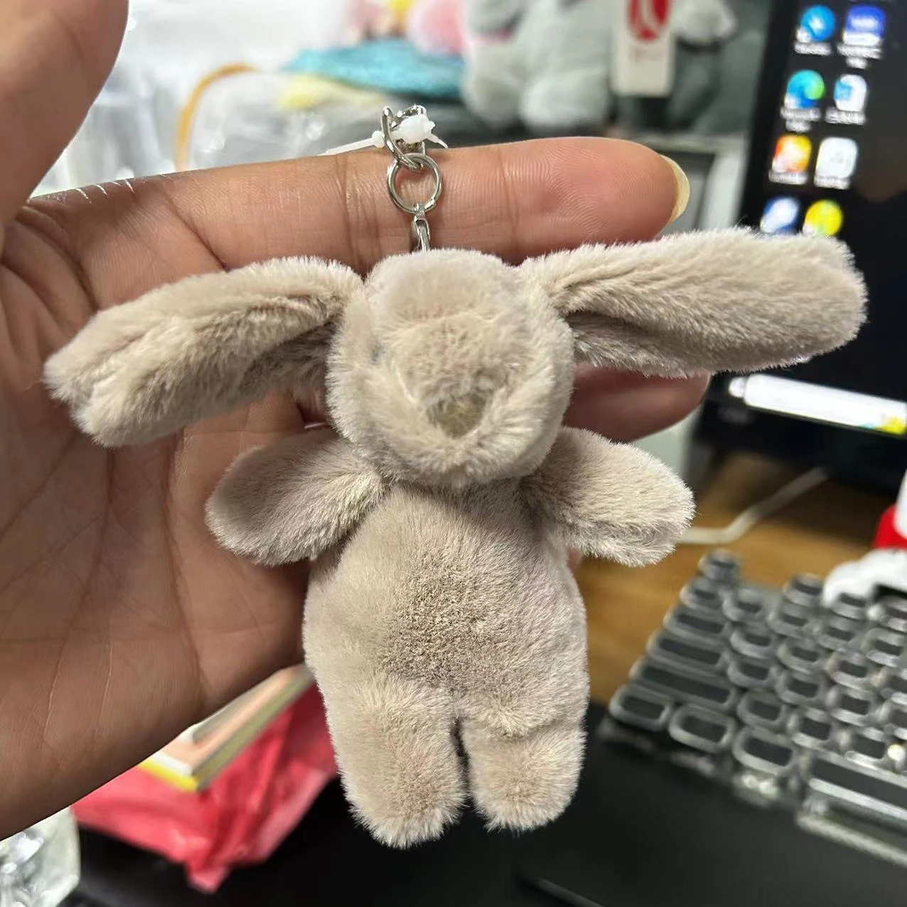 봉제 인형 귀여운 만화 토끼 열쇠고리 사랑스러운 폼폼  - Car Accessories Toy 리뷰 및 가격